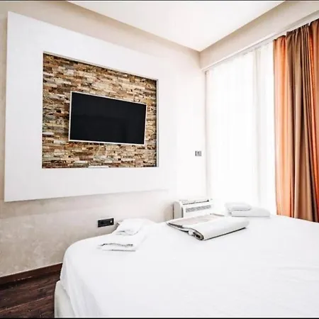 Penthouse View With Pool On Terrace! Διαμέρισμα Μπούντβα