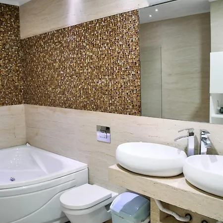 Penthouse View With Pool On Terrace! Διαμέρισμα Μπούντβα