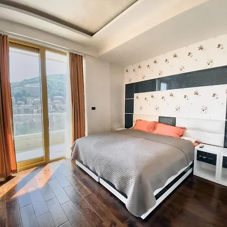 Penthouse View With Pool On Terrace! *