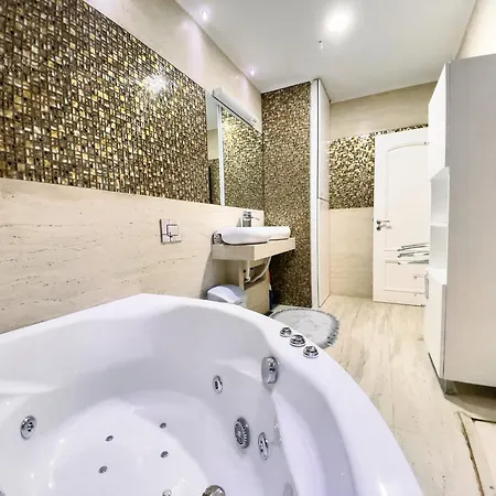 Penthouse View With Pool On Terrace! Διαμέρισμα Μπούντβα